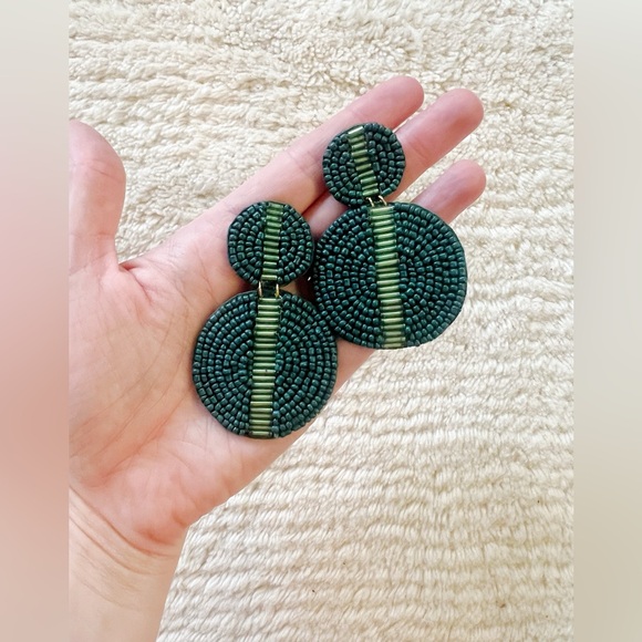Bauble Bar Anthropologie Green Beaded Gold Disc Large Statement Earrings Holiday - Picture 3 of 6